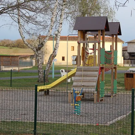 ベッド・アンド・ブレックファスト La Ferme De Capucine 3*